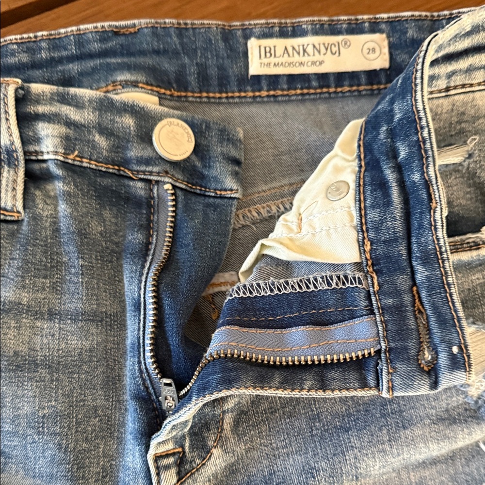 EVERYTHING $10: Blank NYC Women's Light Blue Jeans Ombre Gradient Wash - Picture 3 of 6